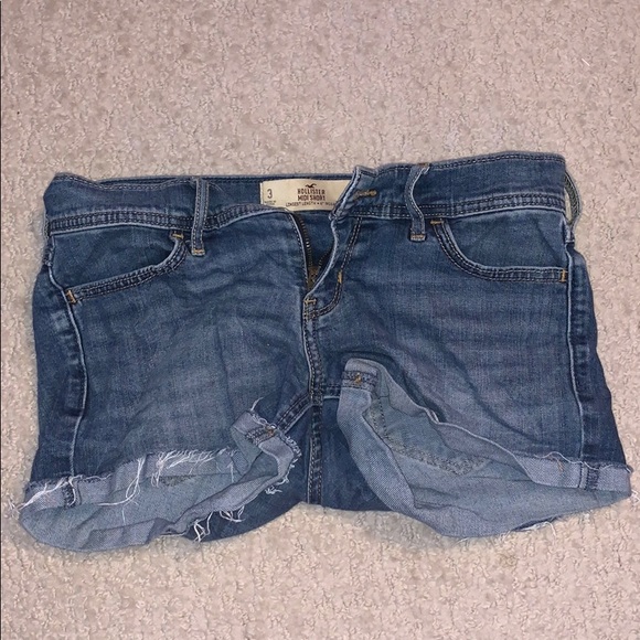 Shorts - Picture 3 of 5